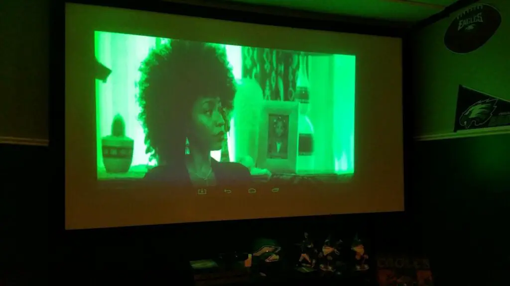 How To Fix Green Screen On Projector?